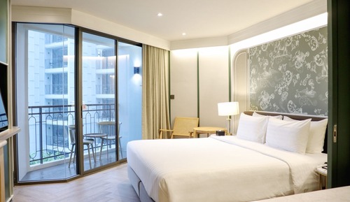 Superior River View with Balcony, King Bed