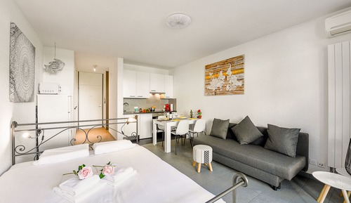 Family Studio (Holiday Home With Pool In Agno)