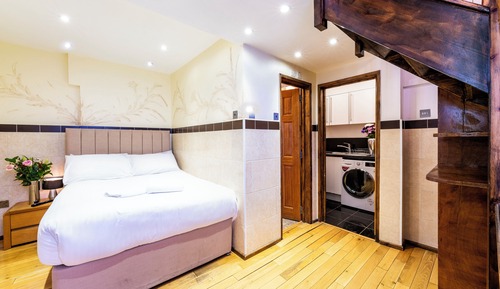 Premier Apartment