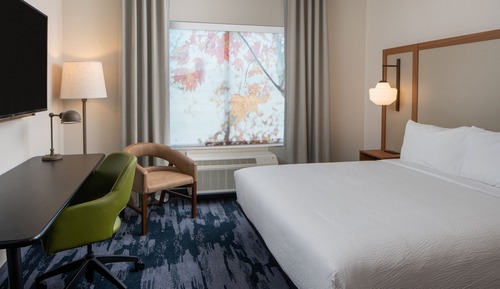 Room, 1 King Bed (Mobility Accessible, Tub)