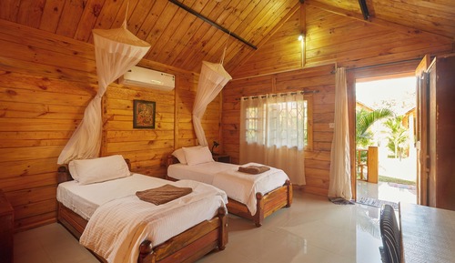 Deluxe Cottage, Balcony, Hill View