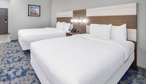 Suite, 2 Queen Beds, Non Smoking