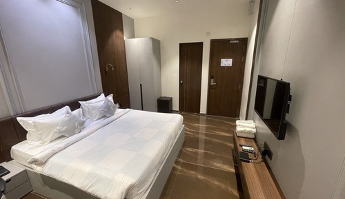 Superior Deluxe King Room