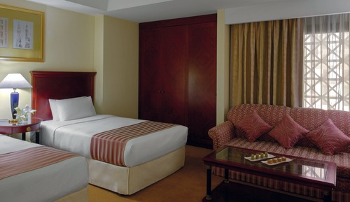 Suite, Multiple Beds, Corner