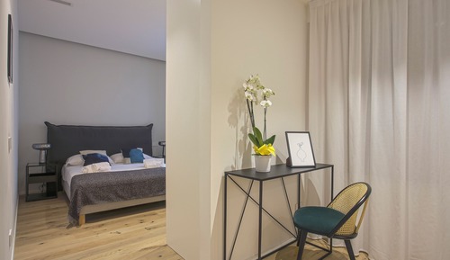Luxury Apartment, 3 Bedrooms, 2 Bathrooms
