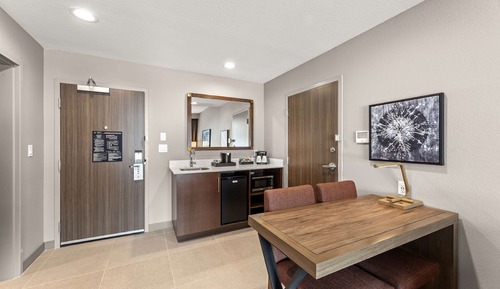 Suite, 1 King Bed