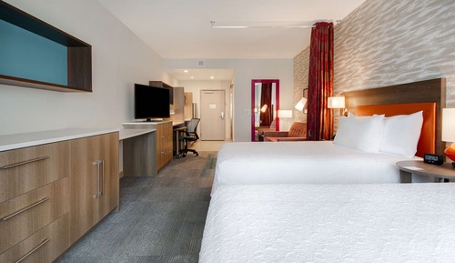 Suite, 2 Queen Beds, Accessible, Bathtub
