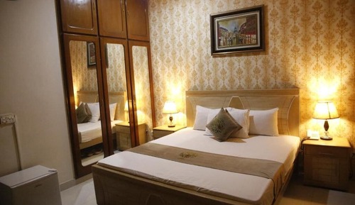 Deluxe Double or Twin Room