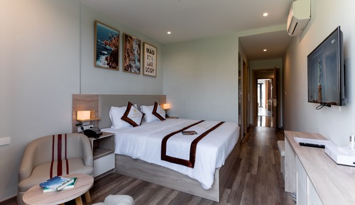 Deluxe Double Room, Partial Sea View