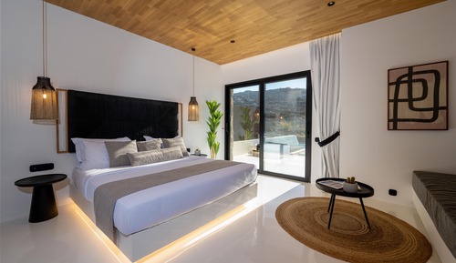 Executive Suite with Private Infinity Pool