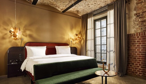 Room, Courtyard View (Roomy)