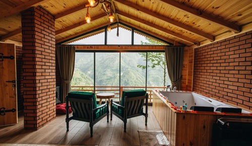 Luxury Studio Suite, Jetted Tub, River View