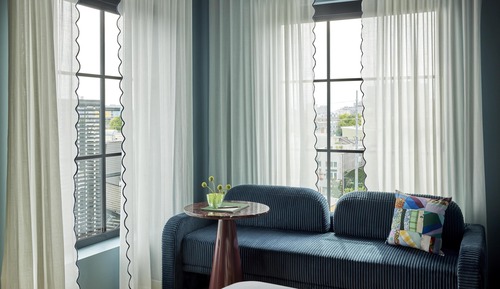Deluxe Room, 1 King Bed, Accessible Bathtub