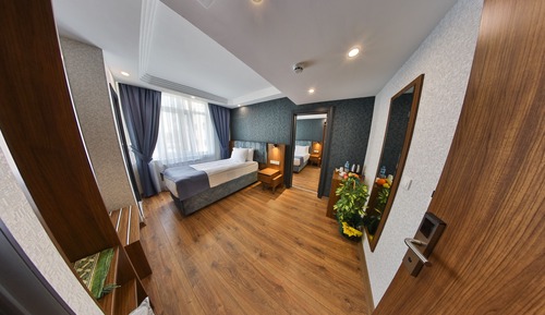 Junior Studio Suite