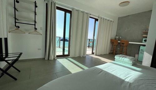 Honeymoon Studio
