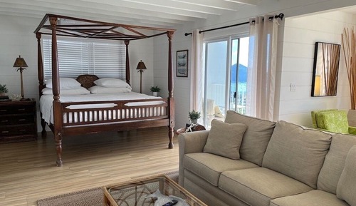 Premier Studio Suite, 1 King Bed, Balcony, Ocean View