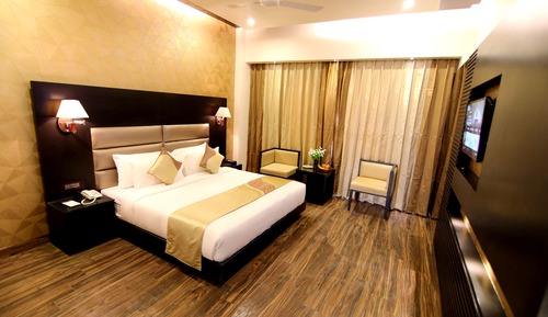 Superior Room, 1 King Bed, Non Smoking, City View