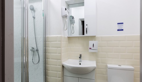 Quadruple Room, Private Bathroom (Quatriple Studio)