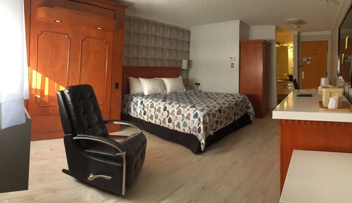 Executive Room, 1 King and 1 murphy bed, Jetted Tub