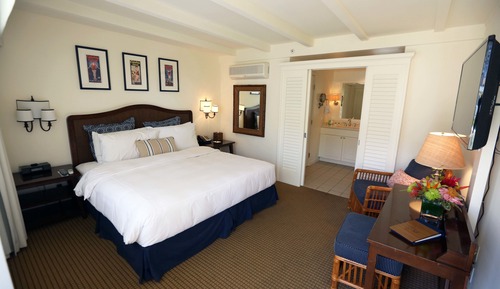 Standard Room, 1 King Bed