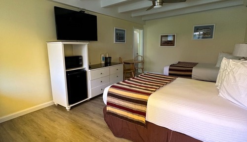 Standard Room, 2 Double Beds