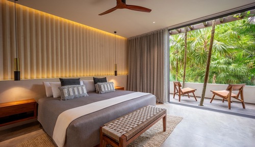 Preferred Club Master Suite, Tropical View
