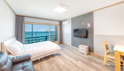 Basic Room, 1 Bedroom (302(Ocean view))