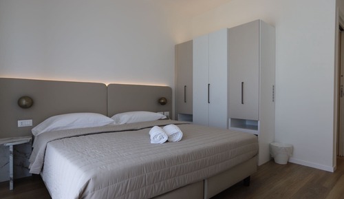 Comfort Double Room with lateral sea view