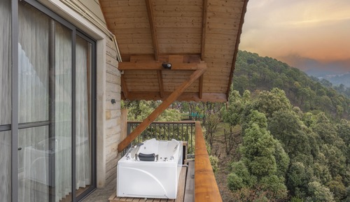 Traditional Chalet, Bathtub, Mountain View