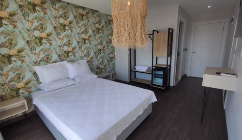Standard Room, 1 Queen Bed, Non Smoking, Sea View
