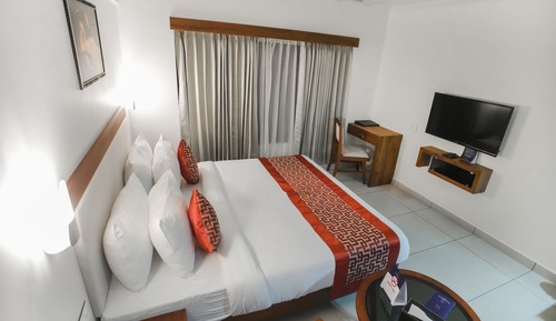 Deluxe Double Room, 1 King Bed, Non Smoking, City View