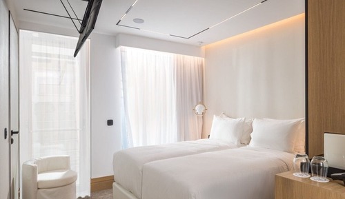  Essential Room