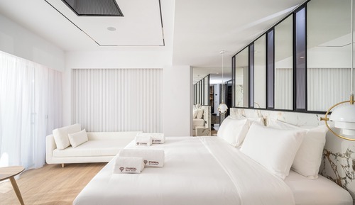 Luxury Suite