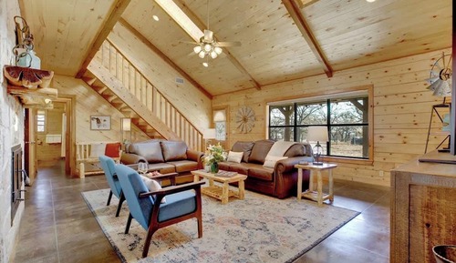 House, Multiple Beds, Hot Tub (157 Emil Eberle Rd)