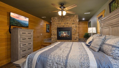 Cabin, Multiple Beds, Hot Tub, Mountain View