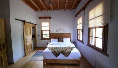 Royal Room, 1 Queen Bed