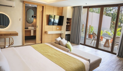 Premier Sea View