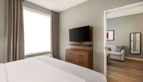 Suite, 1 King Bed, Non Smoking