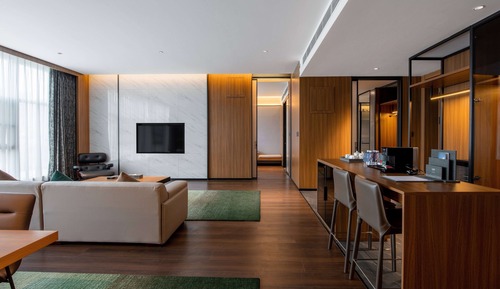 Deluxe Suite