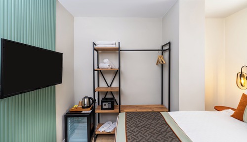 Economy Room