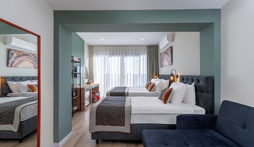 Deluxe Suite