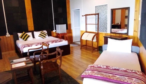 Luxury Triple Room, Non Smoking, Mountain View