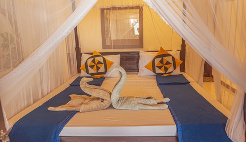 Family Quadruple Room, 1 King Bed, Non Smoking, Mountain View