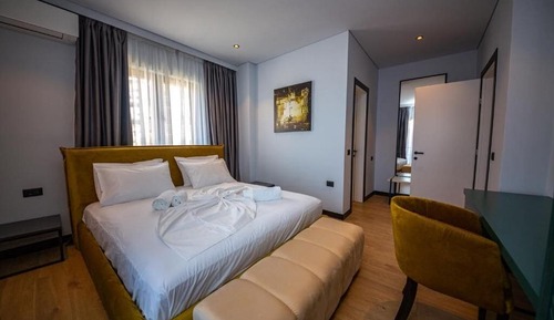 Apartment, 1 Bedroom, Balcony, Partial Sea View (3 Adults)