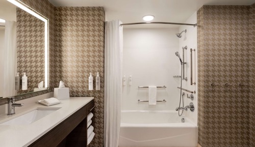 Studio Suite, 2 Queen Beds, Accessible, Bathtub