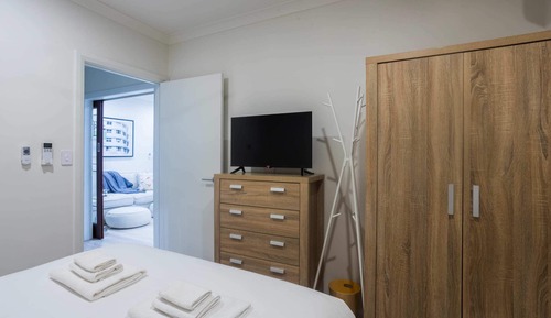 Basic Studio, 1 King Bed