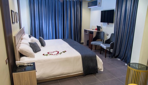 Deluxe Room, 2 Twin Beds, City View