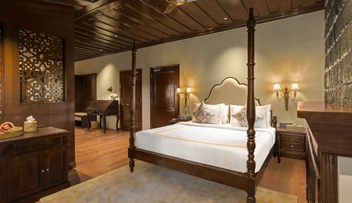 Shaw Deluxe Suite