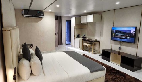 Luxury Suite