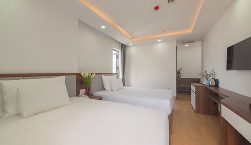 Superior Twin Room, 2 Double Beds, Balcony, City View